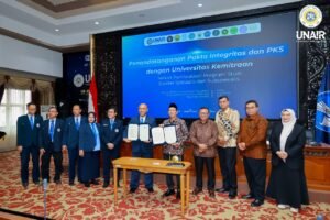 Rektor Universitas Hang Tuah Tanda Tangani Pakta Integritas dan Perjanjian Kerja Sama Pembinaan Program Pendidikan Dokter Spesialis dengan Universitas Airlangga